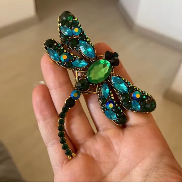 Green Diamond Dragonfly Gemstone Crystal Brooch - Picture 6 of 7